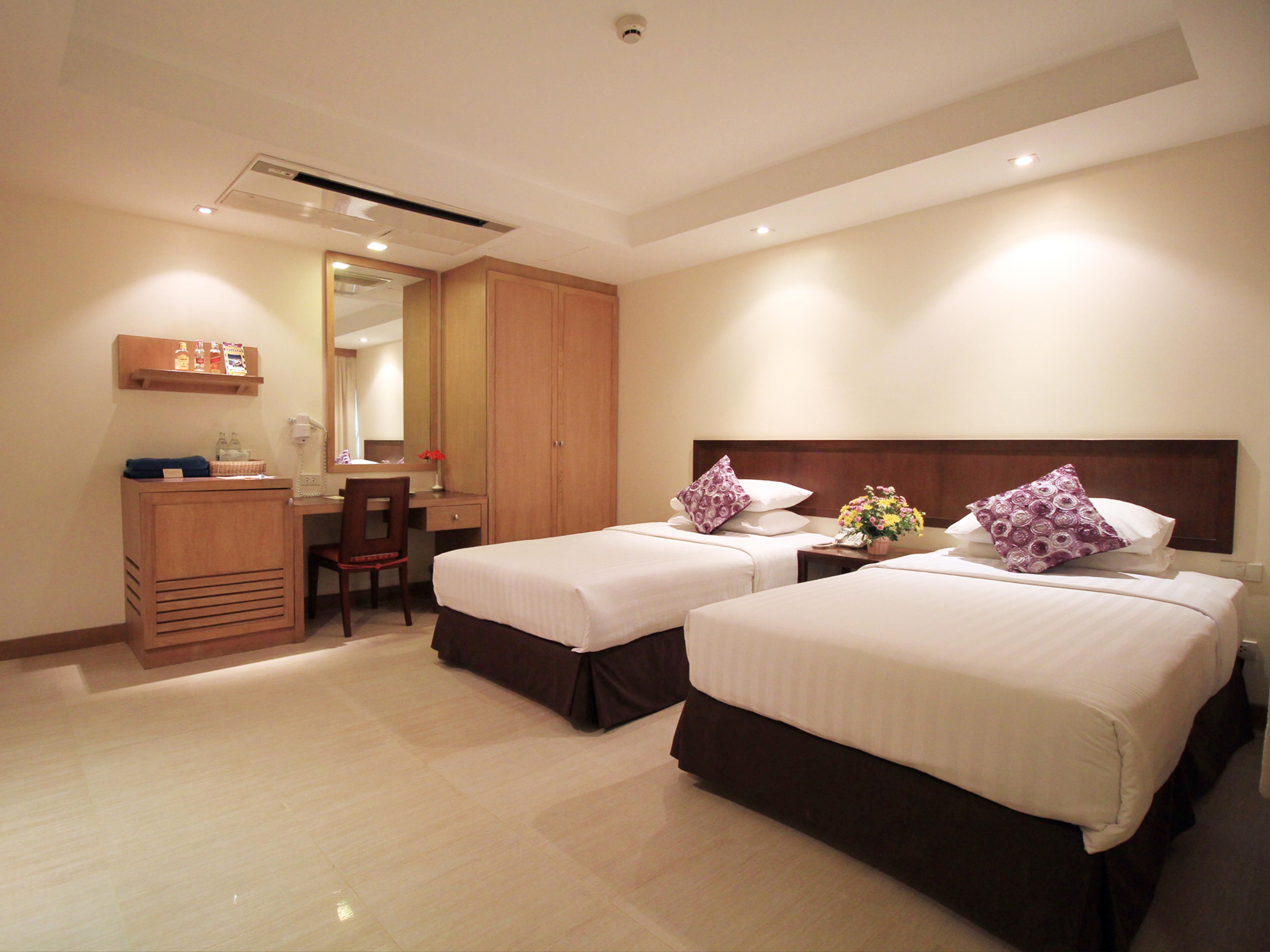 Hotel Tropicana Патая Екстериор снимка