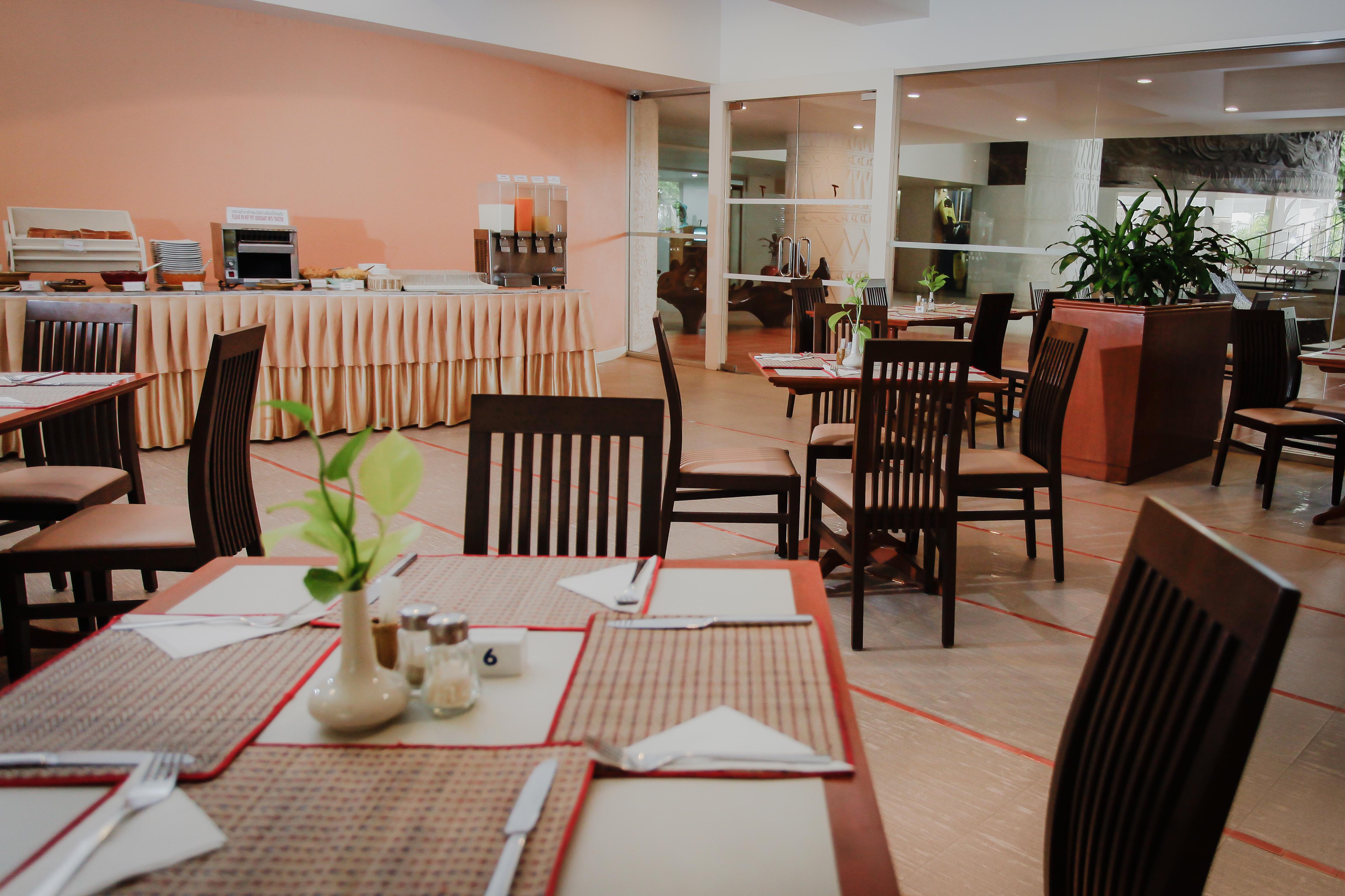 Hotel Tropicana Патая Екстериор снимка