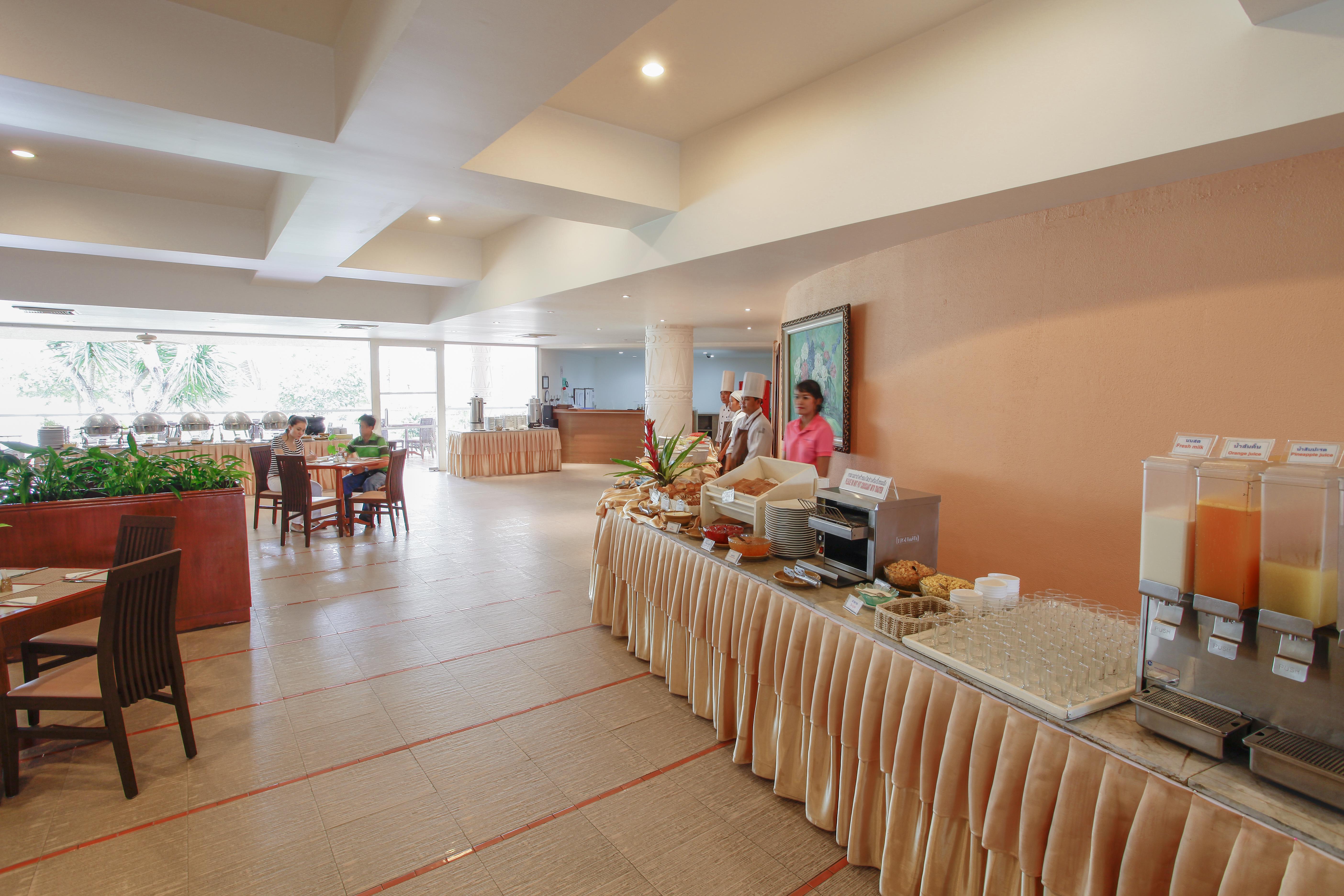 Hotel Tropicana Патая Екстериор снимка