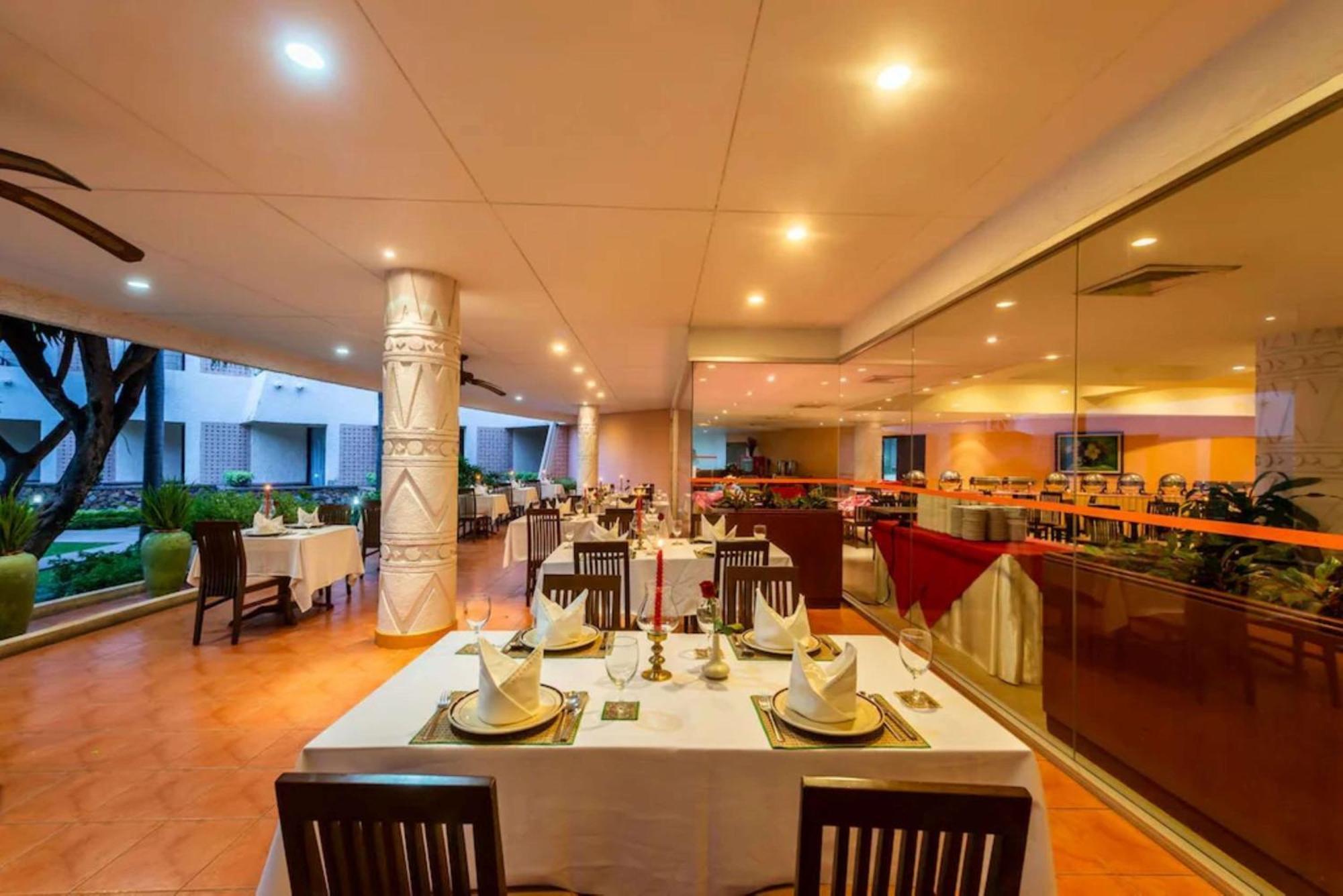 Hotel Tropicana Патая Екстериор снимка