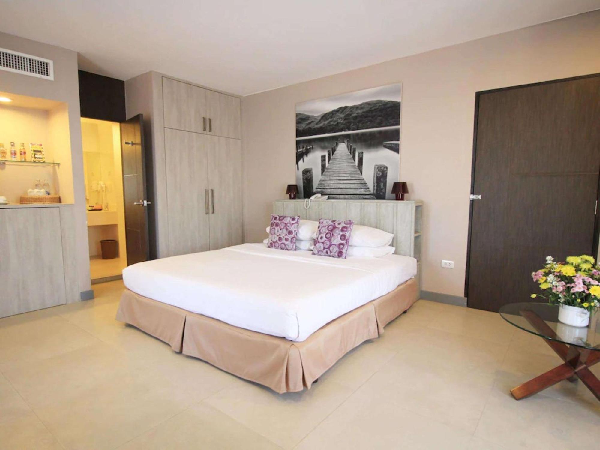Hotel Tropicana Патая Екстериор снимка