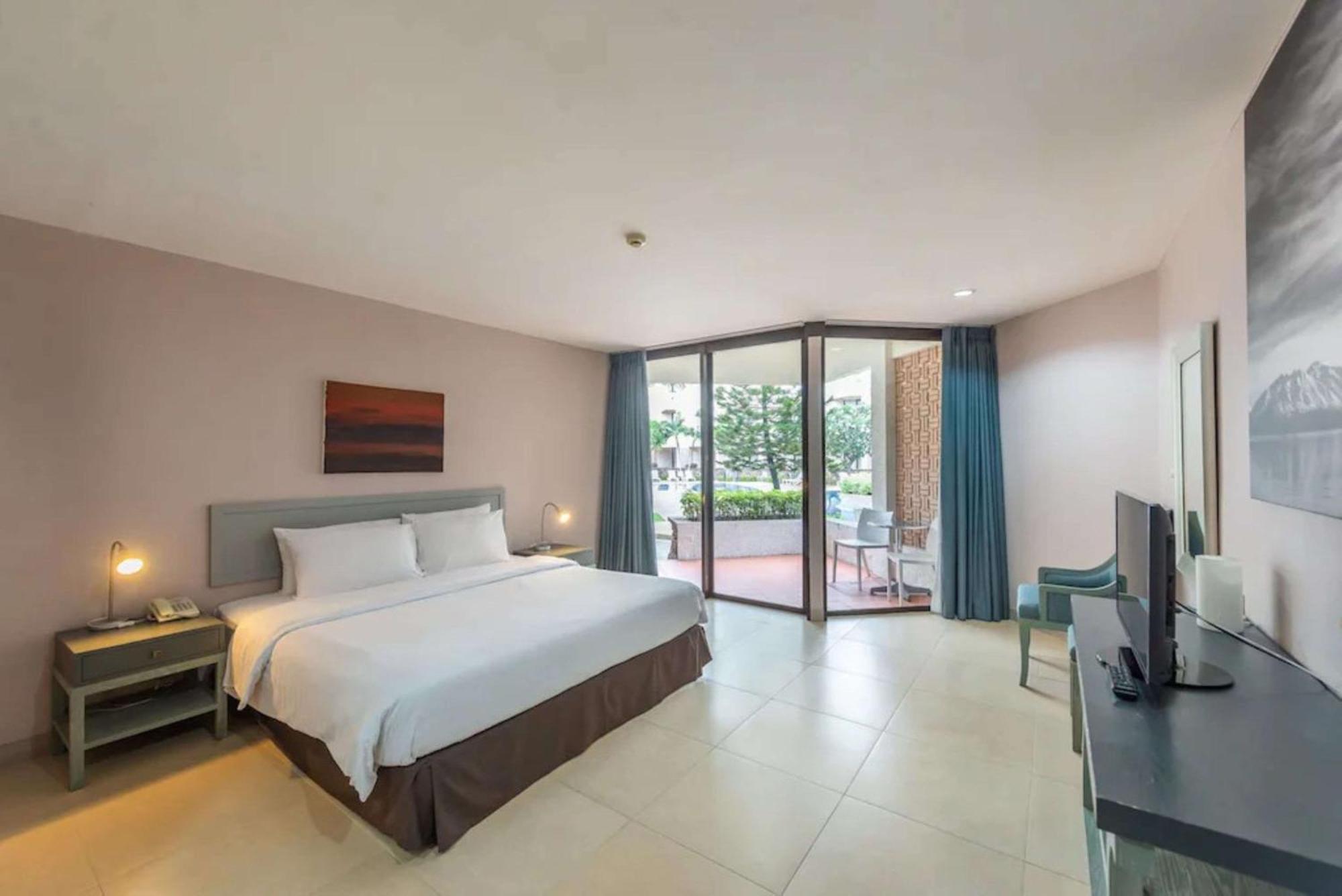 Hotel Tropicana Патая Екстериор снимка