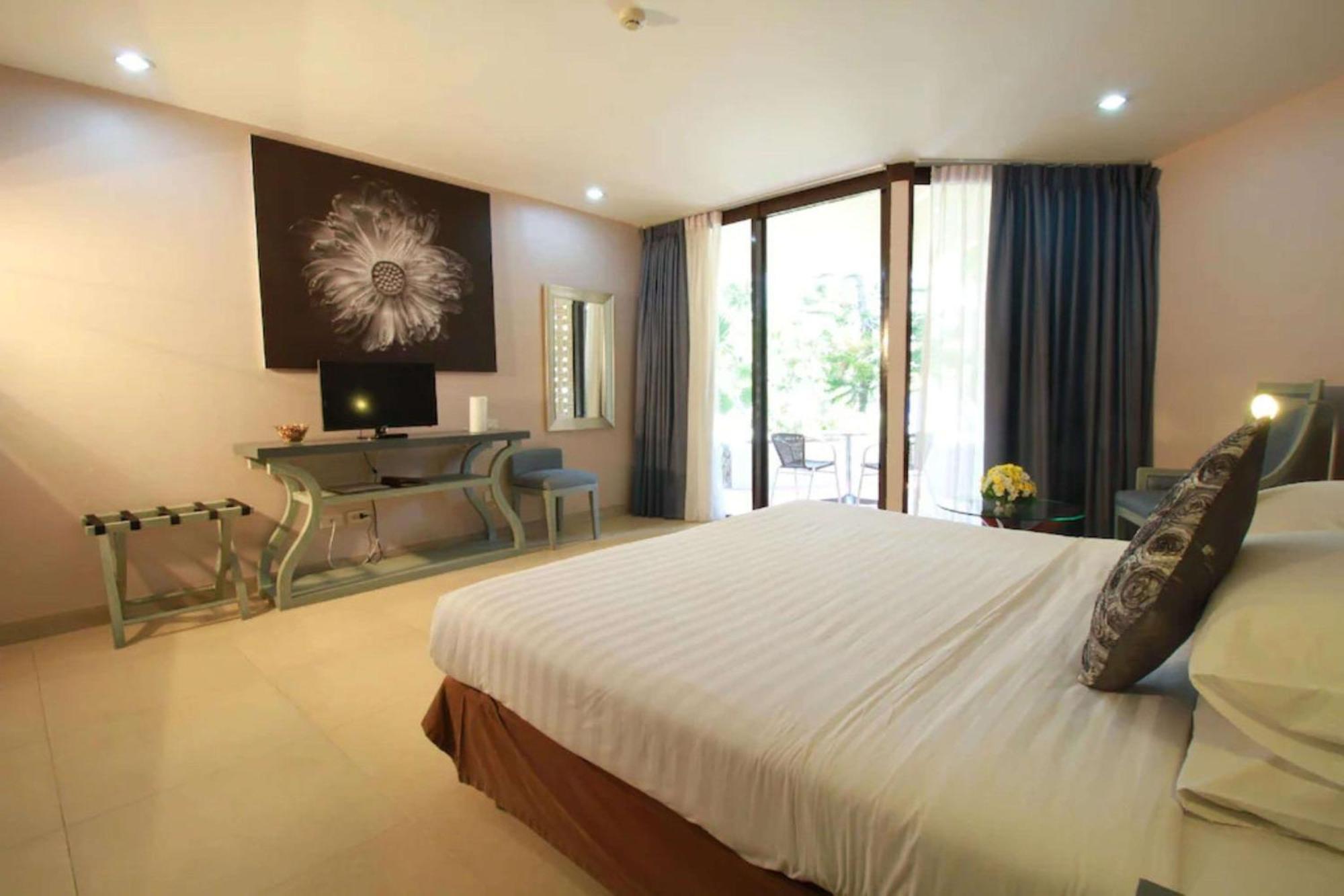 Hotel Tropicana Патая Екстериор снимка